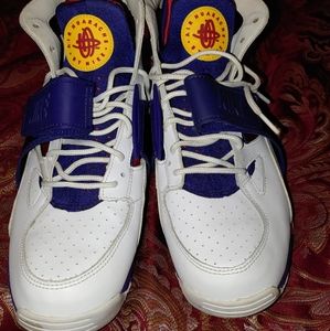 Nike Air Huarache Purple and gold Lakers sz. 10.5